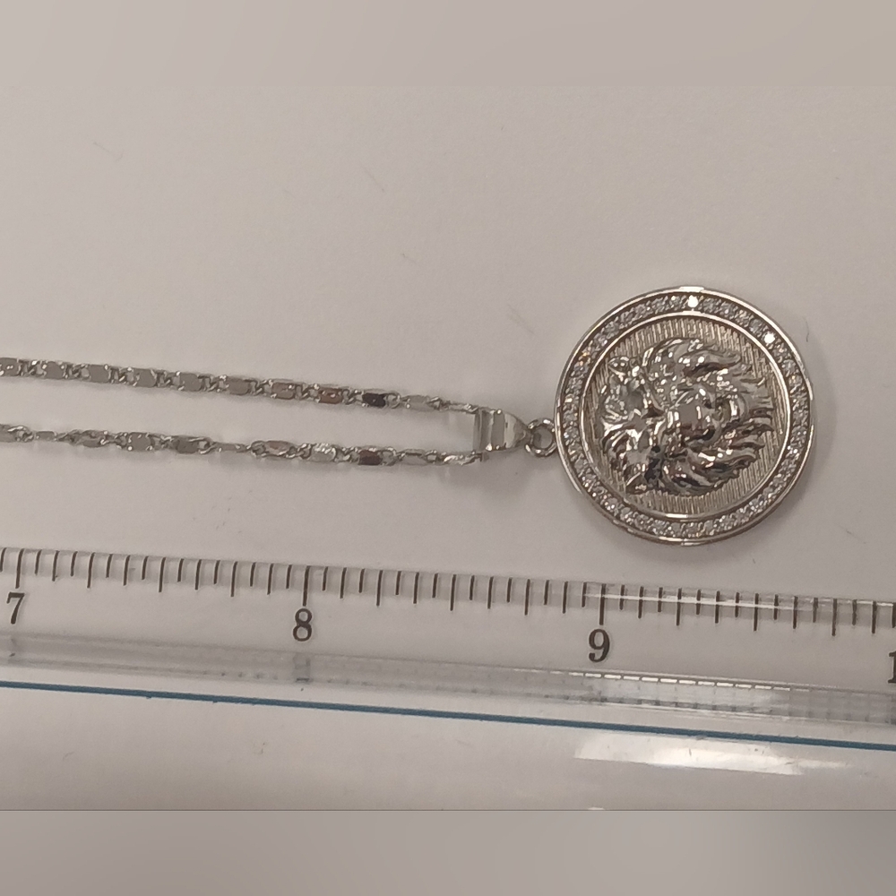New 18k White Goldplated Necklace With Lion Coin Parve Pendant Never Worn - Picture 4 of 12